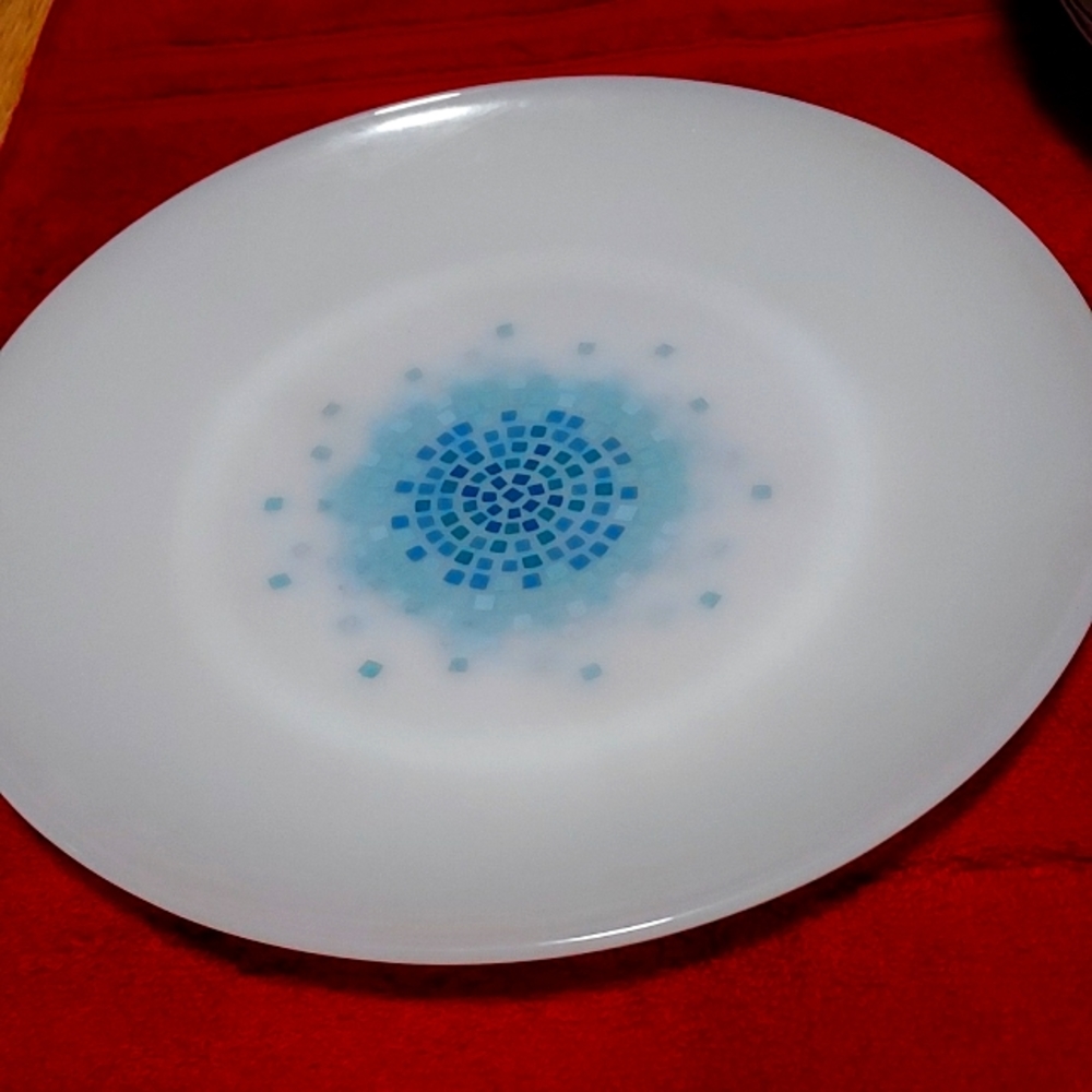 Vintage  Anchor Hocking Fire King  Dinner Plates
